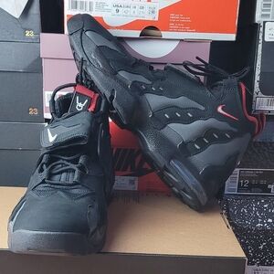 Nike Air DT Max '96 Men's Black and Red Sneakers Size 9.5